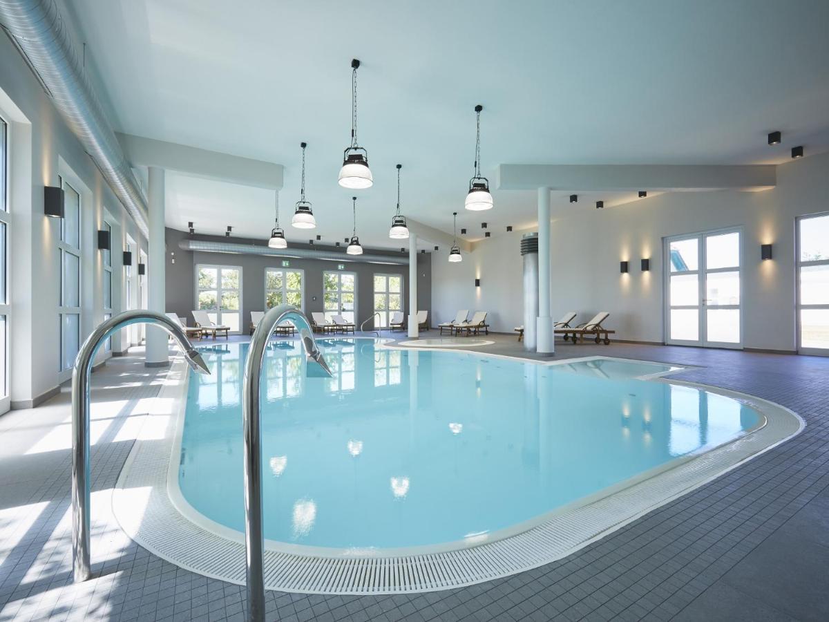 Reetland Am Meer - Premium Reetdachvilla Mit 3 Schlafzimmern, Sauna, Kamin Und Massagesessel F05 Dranske Exterior photo